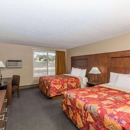 Days Inn by Wyndham Pierre Exterior foto