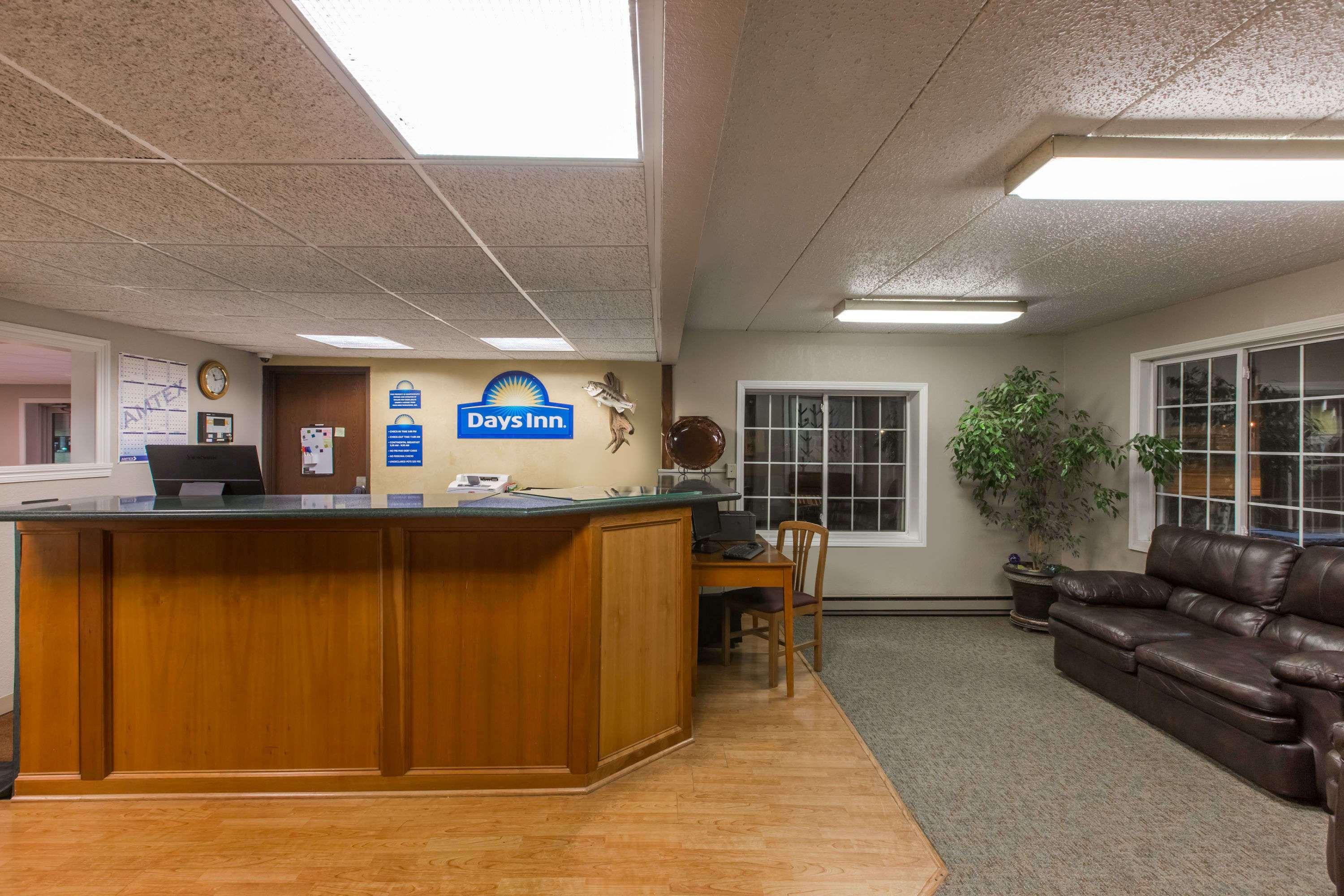 Days Inn by Wyndham Pierre Exterior foto